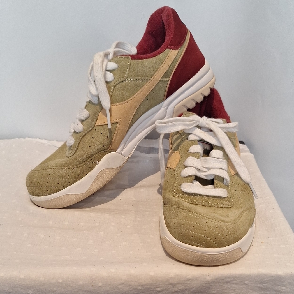 Diadora Mute Khaki Deep Claret Maverick Tennis Shoe Size Men's 7.5/ Women 9